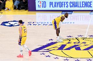 两场都遇不到东詹了？开拓者未来8天要两次遭遇湖人 主客场各一次